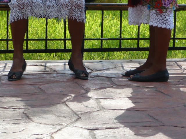 57975_148993855134393_1944670_n