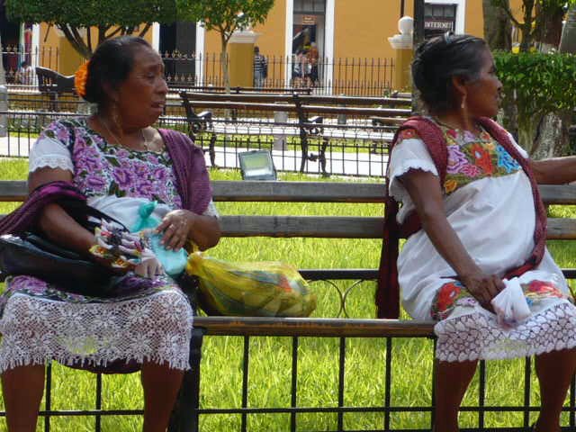 57975_148993858467726_815757_n